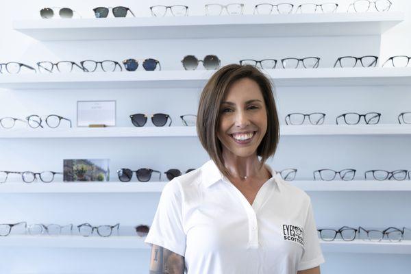 Rebecca, friendly eyewear stylist and doctor's assistant!