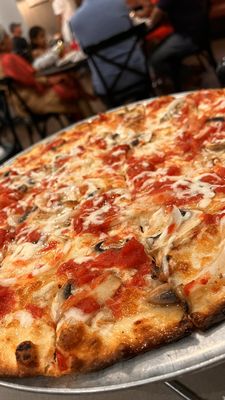 Large Pizza - Mashrooms, Onions, and roasted bell peppers