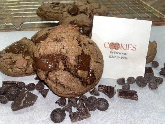 Double chocolate triple chip cookies without walnuts