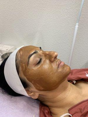 Cosmelan Pack, our depigmentation method for Melasma, Discoloration and Stubborn Pigmentations.