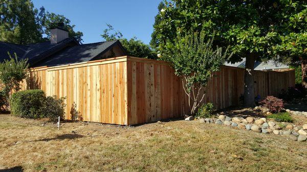 Redwood Top Capped Fence with Galvanized Steel Z-Posts - Folsom, CA