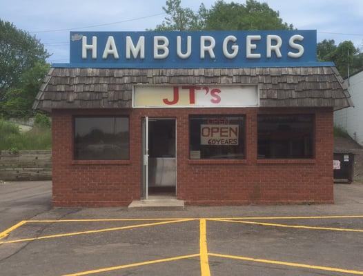 A small shack with great onion rings.