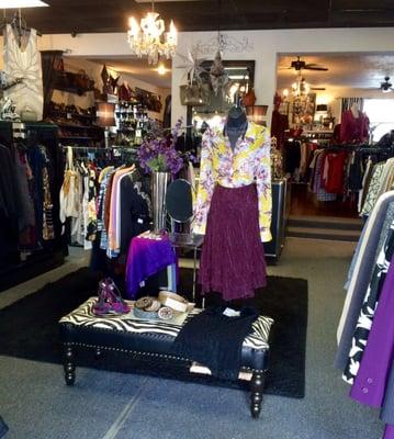 Best consignment boutique In St. Petersburg.