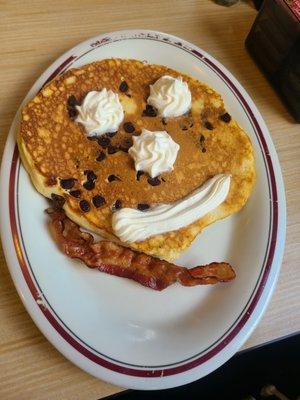 Kids pancake and bacon with added chocolate chips