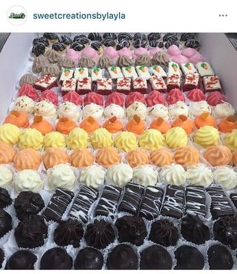 Big selection of flavored cakes! Lemon, chocolate, vanilla, choc raspberry, mango and much much more.