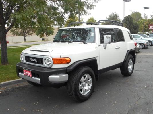 Rare FJ Cruiser with all the desired Lockers