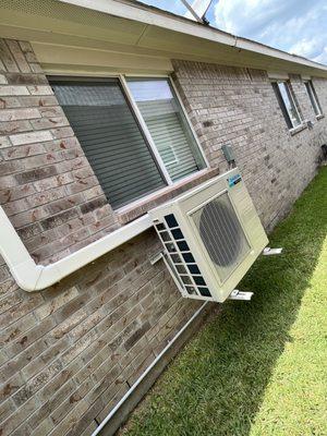 Daikin Mini Split on Wall bracket Installation