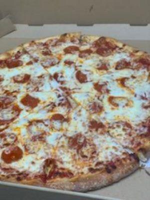 Pepperoni pizza w/ extra cheese