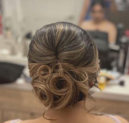 An elegant Updo