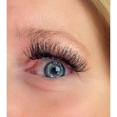 Volume lash extensions