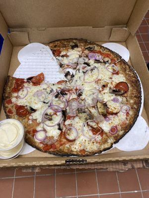 The Matador with a Cauliflower crust and homemade ranch.