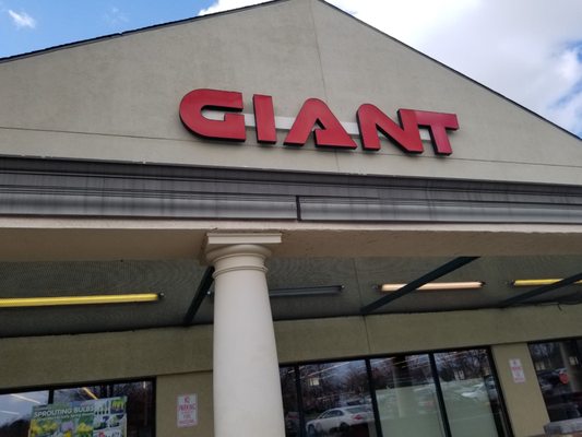 GIANT Food Stores