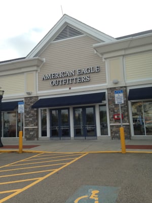 Mansfield American Eagle Outfitters -- Mansfield Crossing : 280 School Street, Mansfield          Storefront