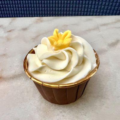 Lemon white chocolate cupcake