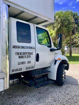 Simple Branding being an Excellent Moving Company! Available in Broward & Dade-