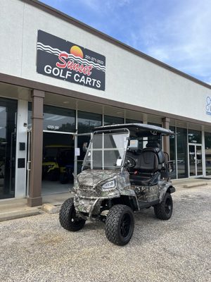 EZ KRUISER Camouflage 4 passenger golf cart!