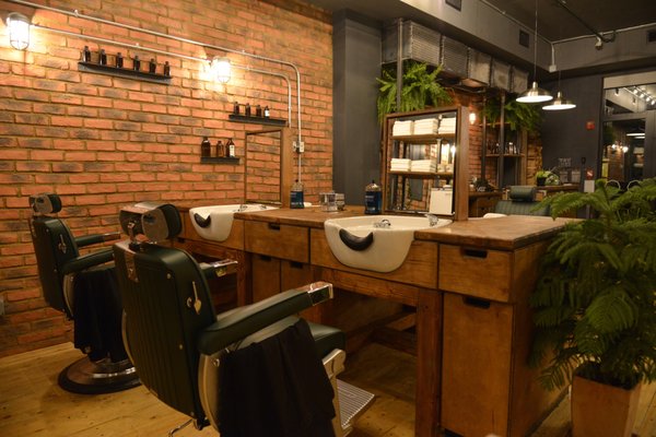 Discover our New York-first communal barbers counter.