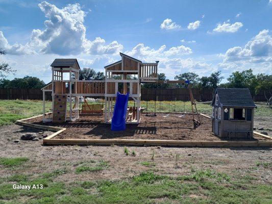 Backyard Discovery Skyline Retreat installed with a mulch play area.