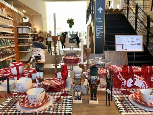 Red and White Nutcracker Table Setting Idea  - love it! (December, 2021)