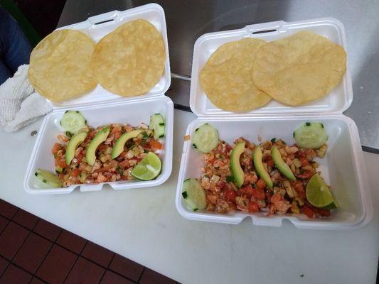 Tostada de camarón estilo mi ranchito