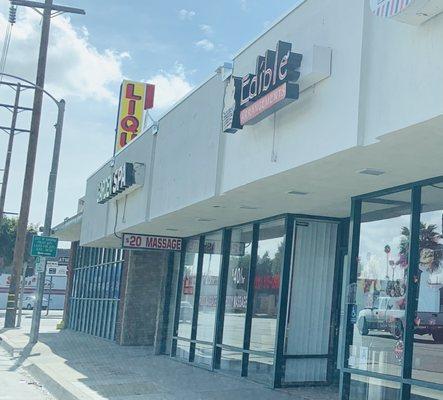 Edible Arrangements on Western Blvd in Gardena.