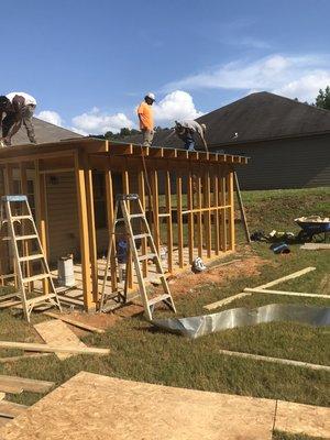 Screen patio