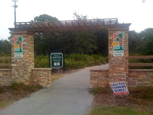 Rear entrance to Lakes Park