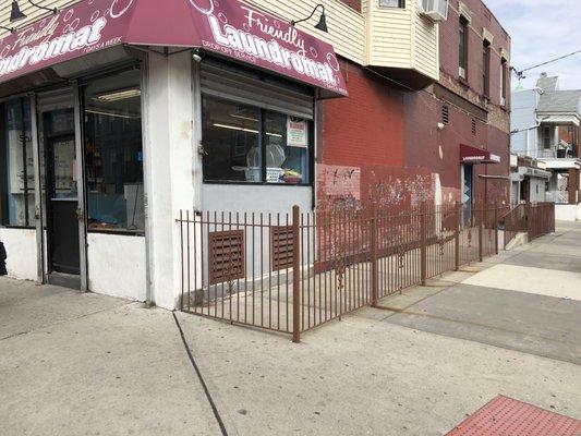 Handicap accessible entry, ease of entry for laundry in carts