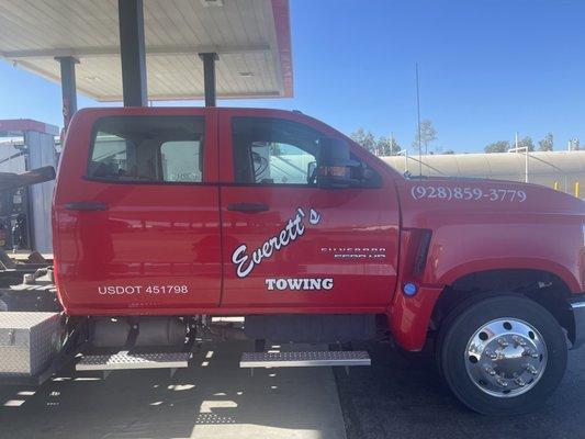 Everett's Towing