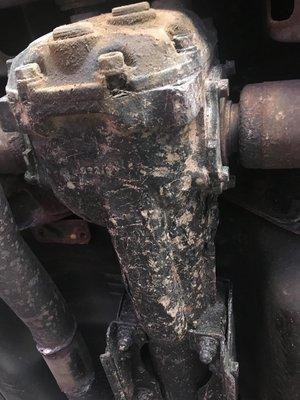 the rear diff component they told me was "fully replaced with warranty papers" has obviously not even been touched