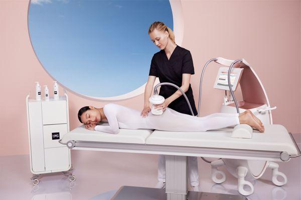 LPG/Endermologie women's body treatment