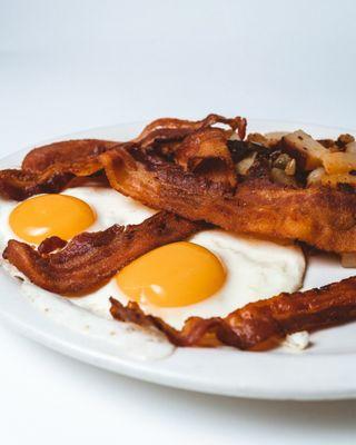 Sunny Side up eggs with Bacon and Home Fries