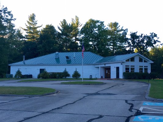 Front of the restaurant / pro shop.