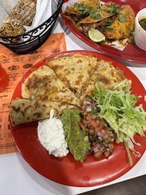 Quesadilla w/ Chicken Tinga