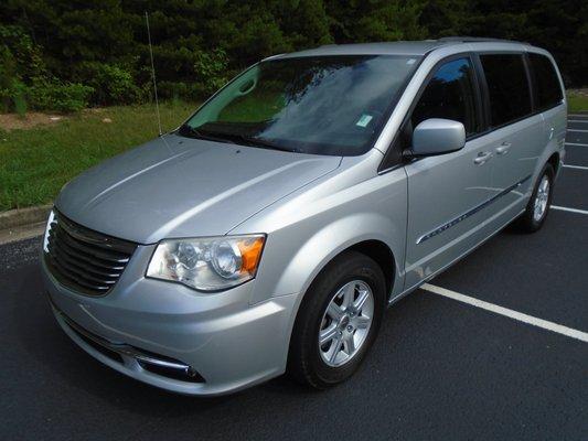 2012 CHRYSLER TOWN & COUNTRY  138,249  $8,595