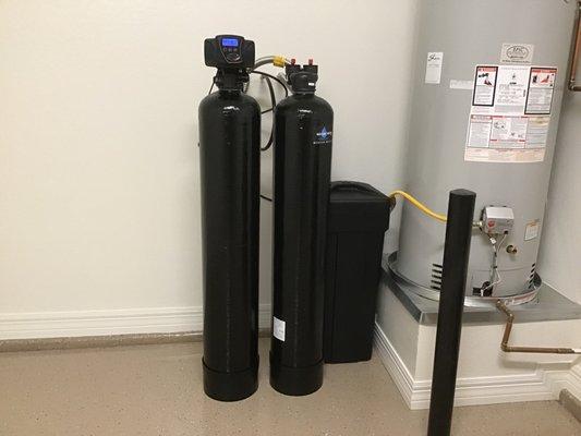 Fleck 5600SXT 48,000 Grain Water Softener with Purolite SST-60 Resin and an Upflow Carbon Filter System