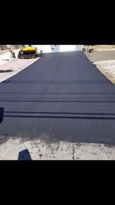 Asphalt paving