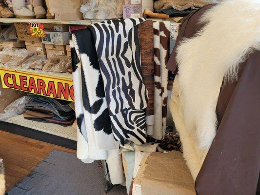 COW HIDES IN ORIGINAL COLORS & DESIGNS