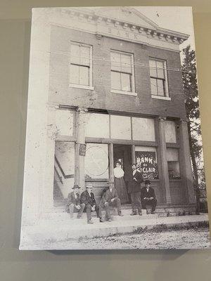 Same building. Story has it a surgeon use to be above the bank. Old photos.