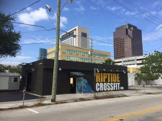 Cool CrossFit box here in Ft Lauderdale!!