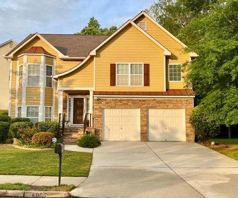 I sold this home in 4 days. I can help you sell yours too! Contact Ikeia Underwood 404-840-8176
Ikeiarealty.com