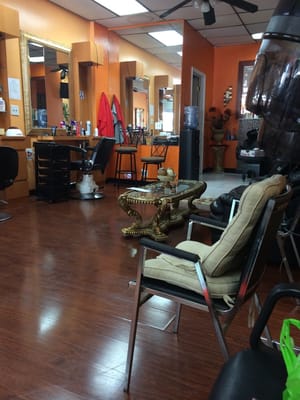 Daffy's Dominican Style Beauty Salon