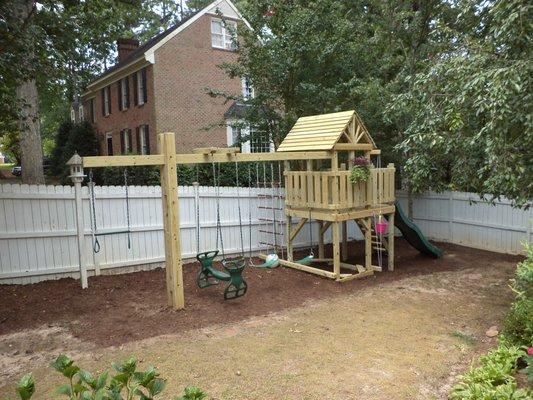 Super narrow space available, and with a lot of slope from left to right.   Plenty of features inccluding a nice side porch.