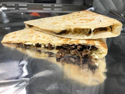 Quesadilla grande $5.00