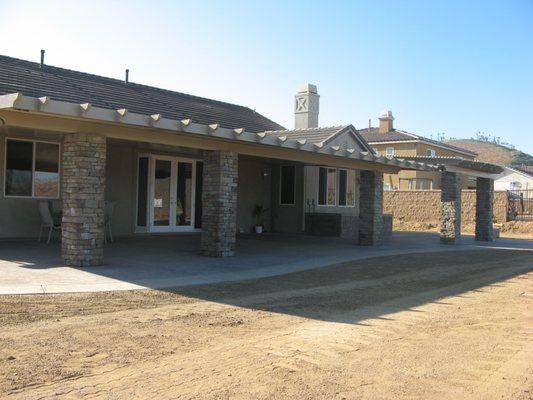 Solid & Lattice W Stone Pilasters