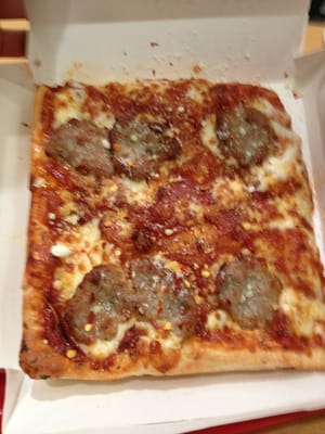 Sausage and pepperoni #rockyrococo #superslice