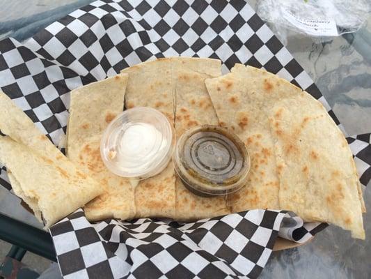 The cheese quesadilla with salsa and sour cream at the Arboretum is good and delicious, surprisingly.