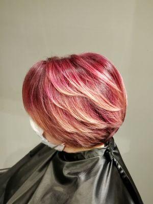 Yuliya's Cuts And Colors