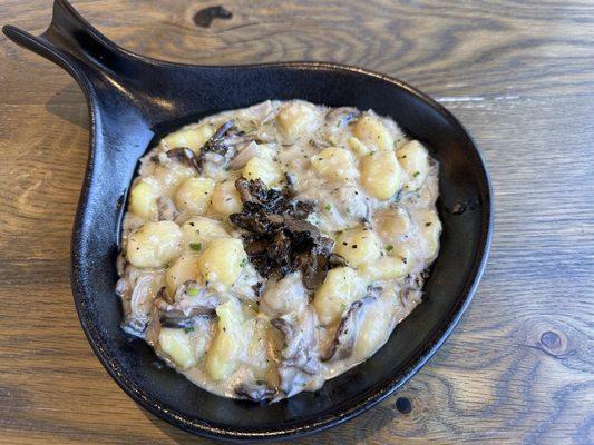 TRUFFLE GNOCCHI morel / chanterelle / beurre blanc / chives / black truffle