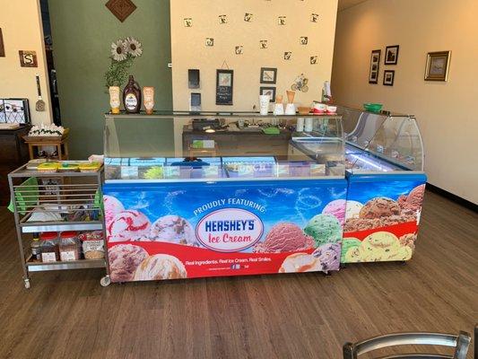 24 Flavors of Hand-Scooped Ice Cream!